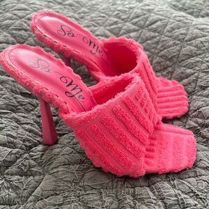 NEW Barbicore "Balenciaga style" pink Terry cloth sandals 6 (but fits a 6.5)